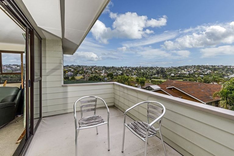 Photo of property in 2/21 Arran Road, Browns Bay, Auckland, 0630