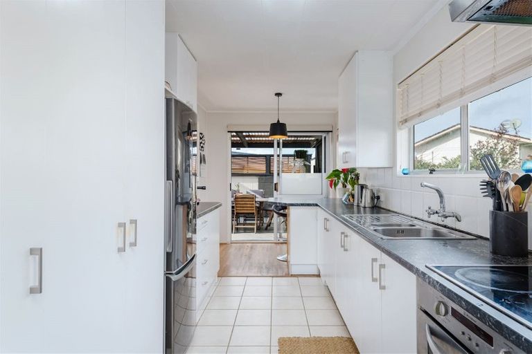 Photo of property in 1/21 Solar Road, Glen Eden, Auckland, 0602