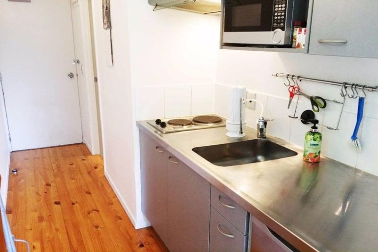 Photo of property in Scotia Tower Apartments, 2f/8 Scotia Place, Auckland Central, Auckland, 1010