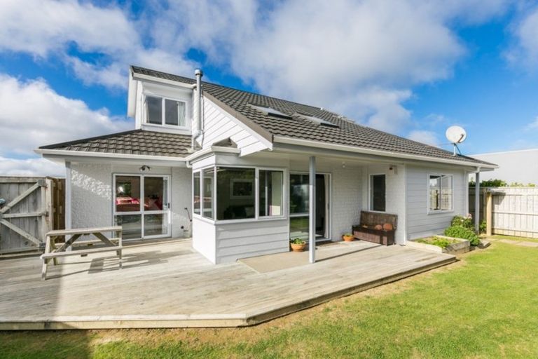 Photo of property in 7 Ashton Fitchett Drive, Brooklyn, Wellington, 6021