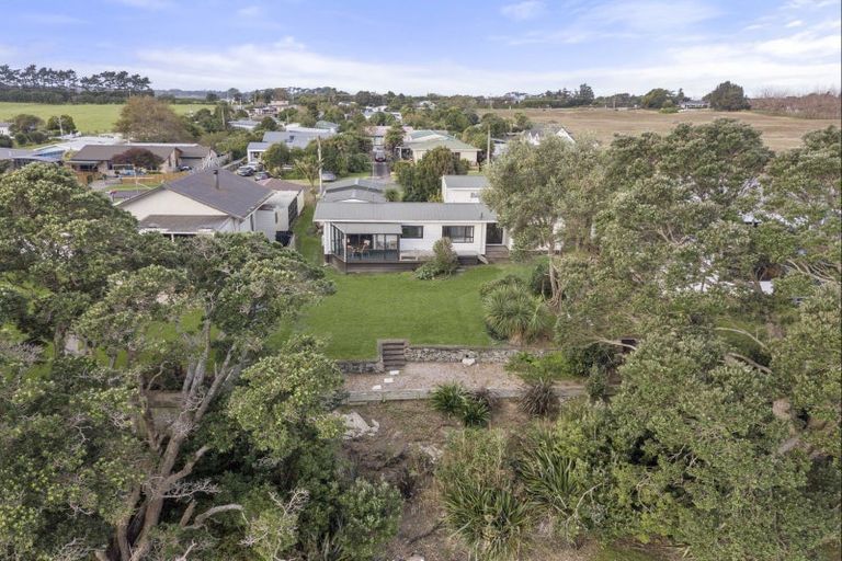 Photo of property in 8 First Avenue, Glenbrook, 2681