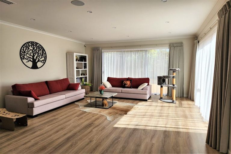 Photo of property in 9 David Rogers Lane, Swanson, Auckland, 0614