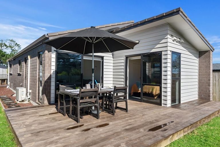 Photo of property in 18 Taupata Lane, Helensville, 0800