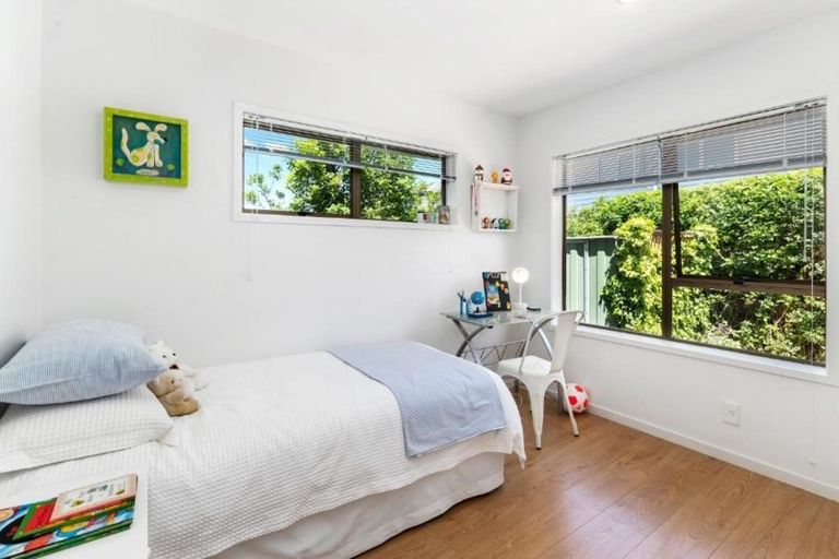 Photo of property in 1/2 Tristram Avenue, Forrest Hill, Auckland, 0620