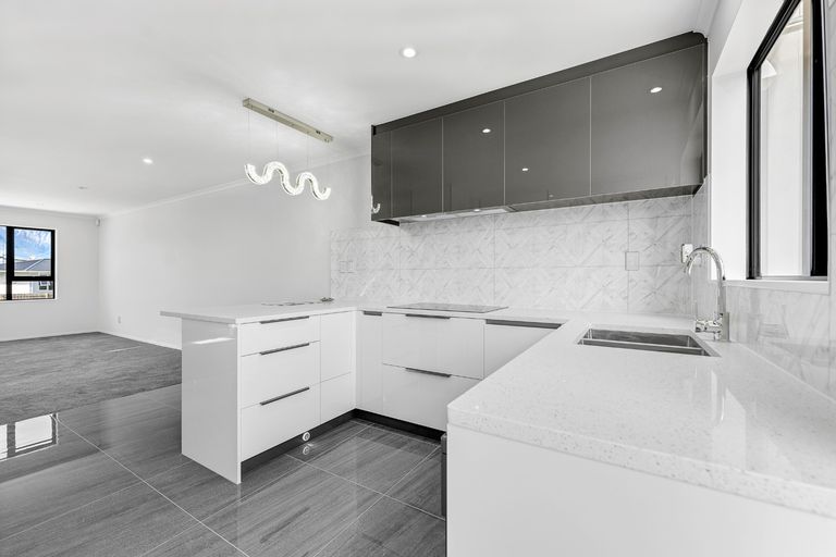 Photo of property in 26b Russell Road, Manurewa, Auckland, 2102