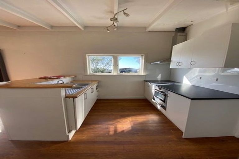 Photo of property in 1364 Whangaparaoa Road, Army Bay, Whangaparaoa, 0930