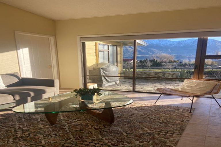 Photo of property in 261 Beacon Point Road, Wanaka, 9305