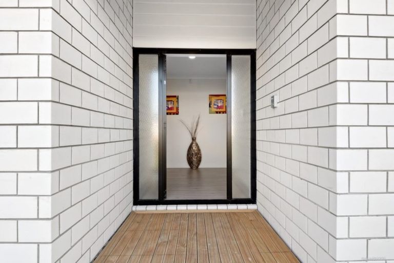 Photo of property in 11 Black Beech Crescent, Takanini, 2110