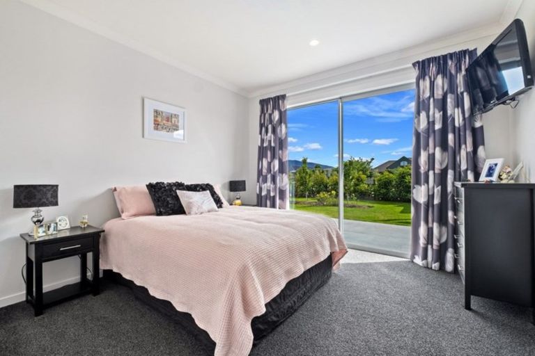 Photo of property in 15 De Bettencor Place, Mount Pisa, Cromwell, 9383