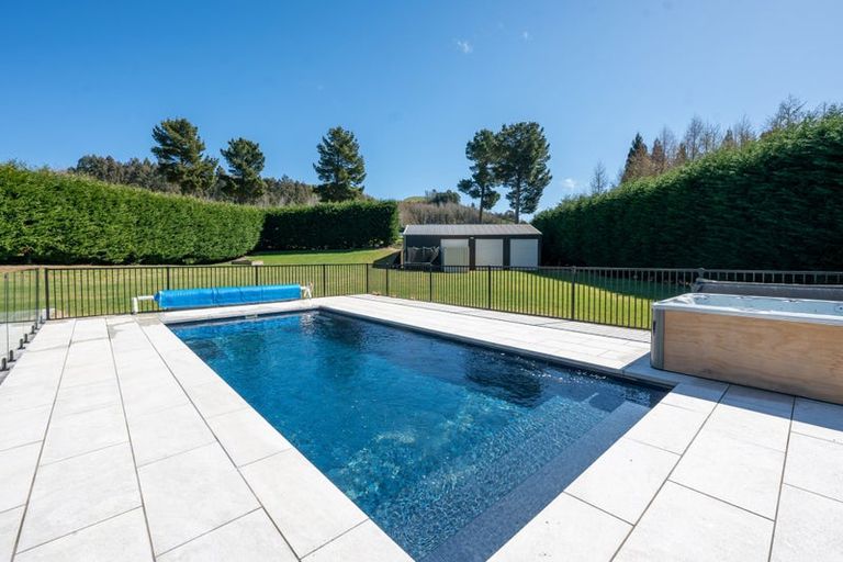Photo of property in 15 Maple Grove, Acacia Bay, Taupo, 3385