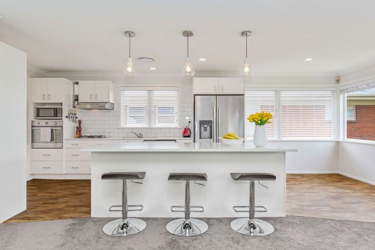 Photo of property in 4 Portadown Avenue, Pakuranga Heights, Auckland, 2010