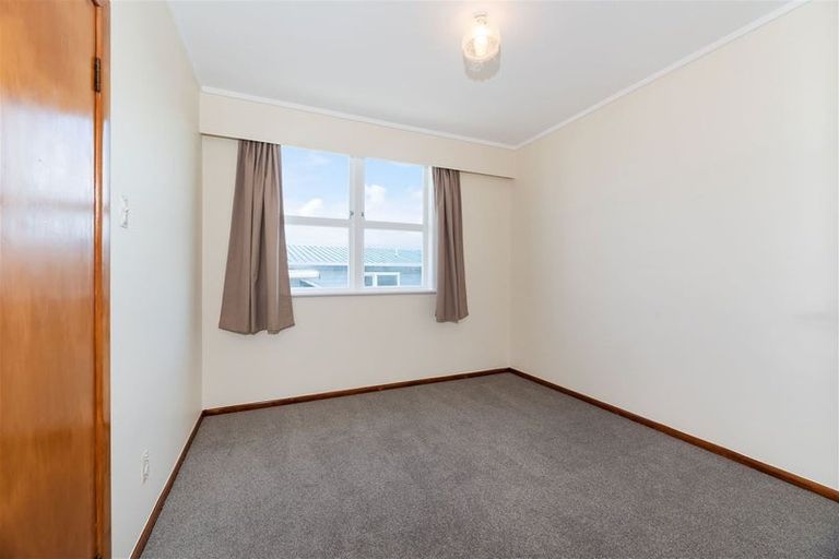 Photo of property in 41 Sunnyside Road, Sunnyvale, Auckland, 0612