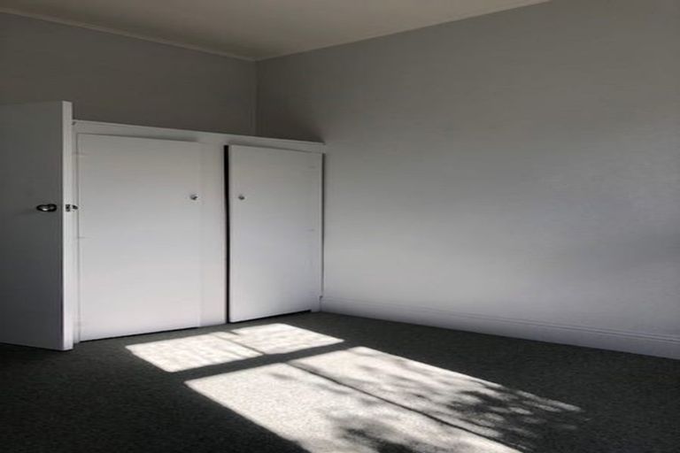 Photo of property in 6 Oxford Street, Marton, 4710