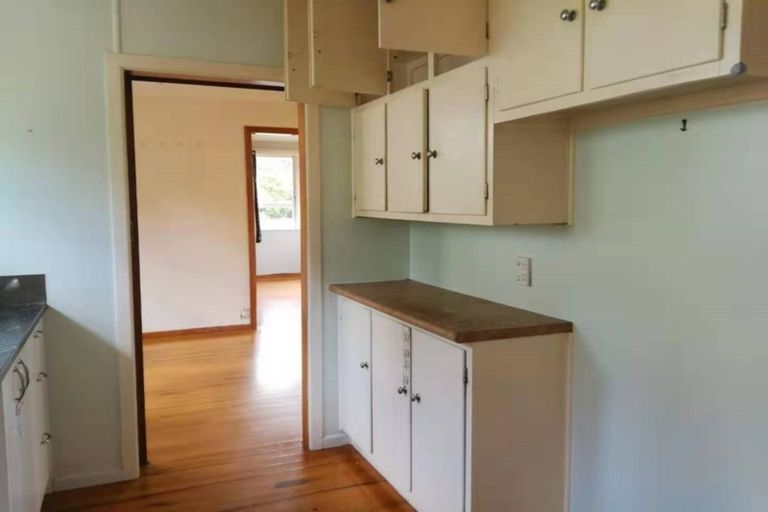 Photo of property in 51 Peach Road, Glenfield, Auckland, 0629