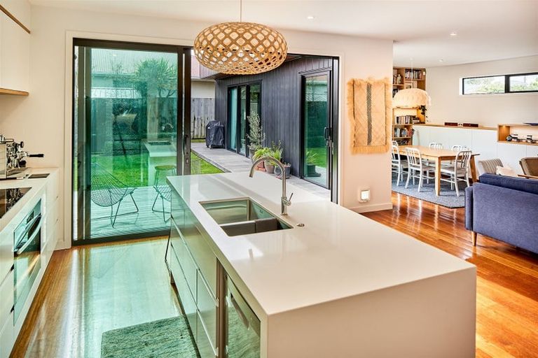 Photo of property in 39 Adelaide Street, Petone, Lower Hutt, 5012