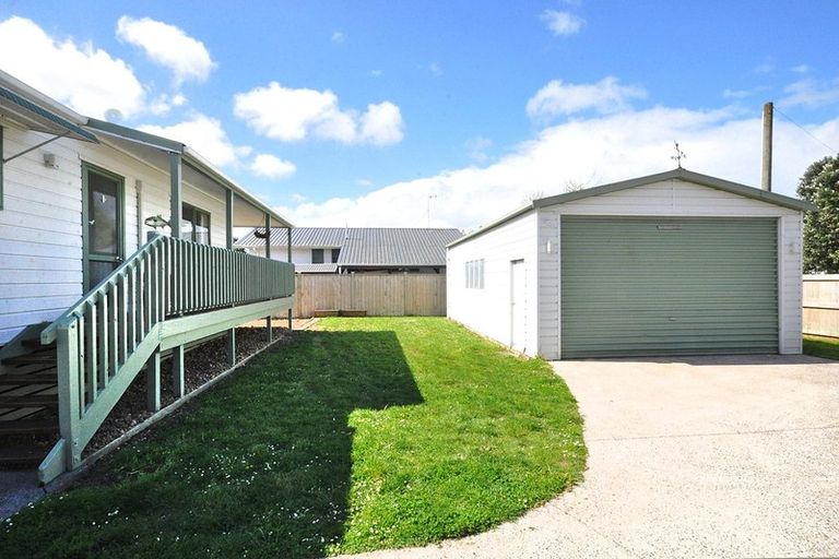 Photo of property in 15 Kowhai Avenue, Kaiaua, Pokeno, 2473