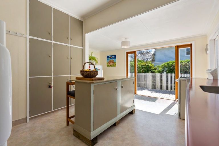 Photo of property in 10 Ngaio Street, Eastbourne, Lower Hutt, 5013
