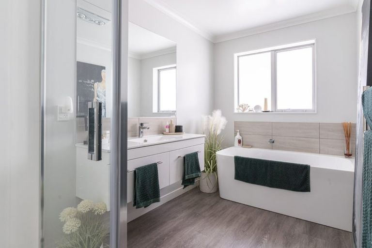 Photo of property in 88b Mazengarb Road, Paraparaumu Beach, Paraparaumu, 5032