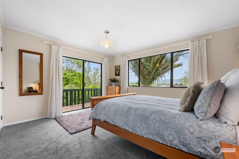 Photo of property in 18 Woodvale Grove, Fairfield, Lower Hutt, 5011