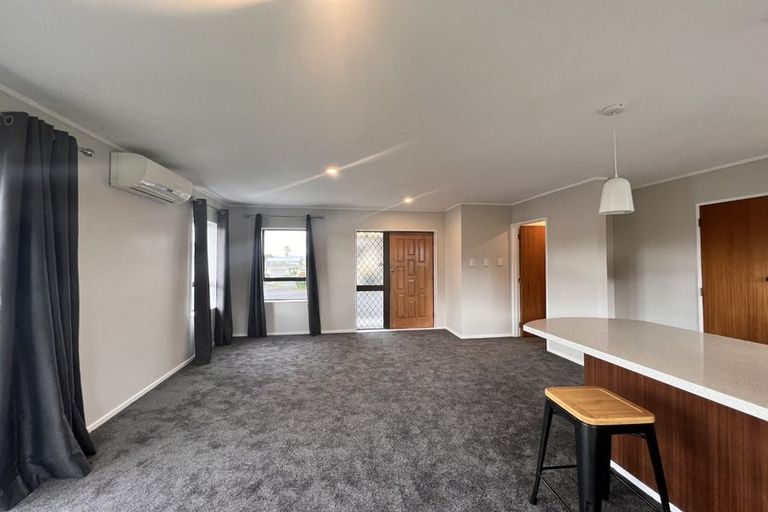 Photo of property in 221b Queen Street, Pukekohe, 2120