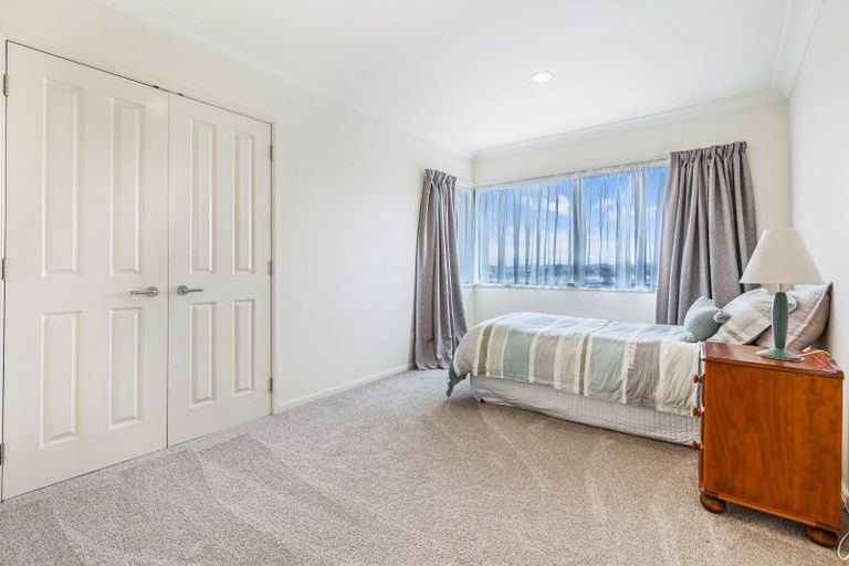 Photo of property in 2/12 Richards Avenue, Forrest Hill, Auckland, 0620