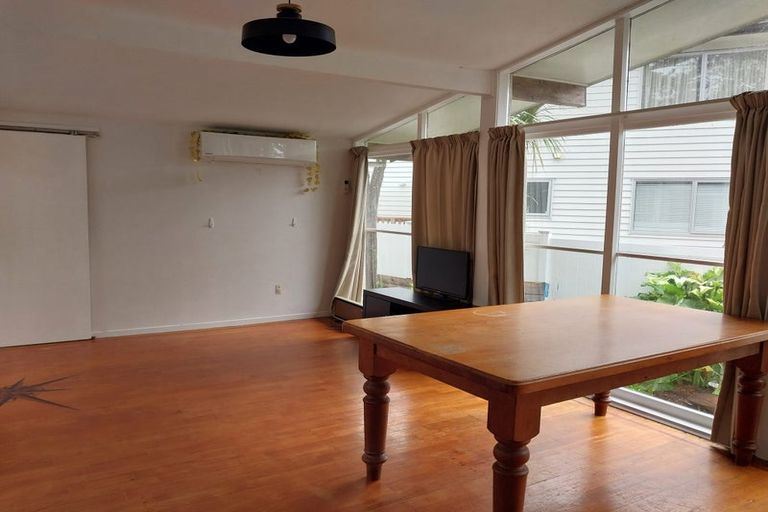 Photo of property in 23 Arosa Place, Forrest Hill, Auckland, 0620