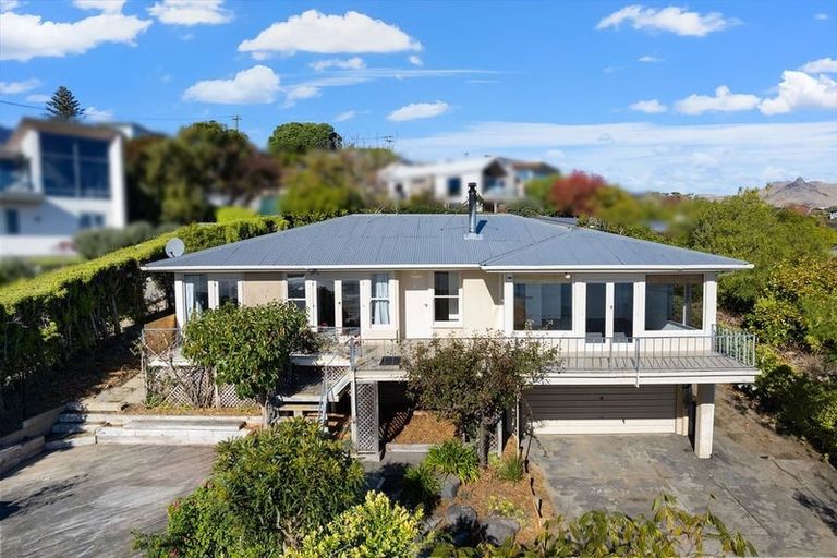 Photo of property in 25 Te Awakura Terrace, Mount Pleasant, Christchurch, 8081
