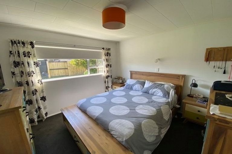 Photo of property in 2 Cypress Grove, Paraparaumu, 5032