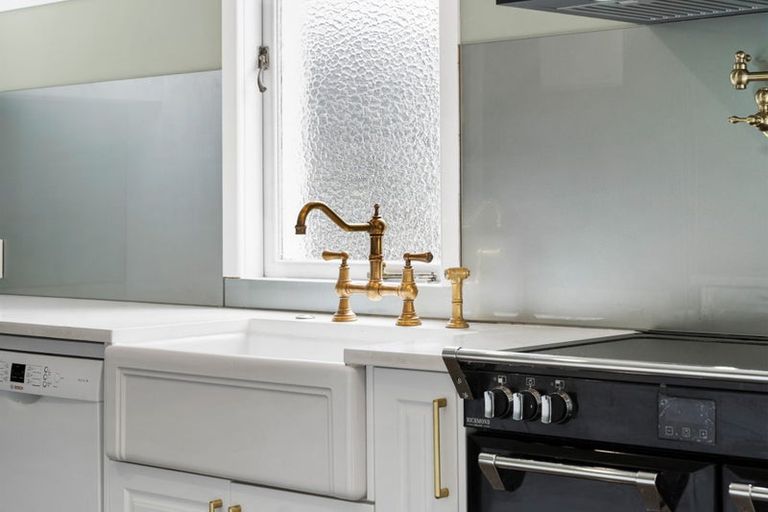 Photo of property in 6 Peverill Crescent, Papatoetoe, Auckland, 2025