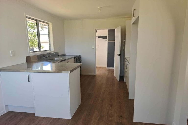 Photo of property in 8 Newham Place, Henderson, Auckland, 0612
