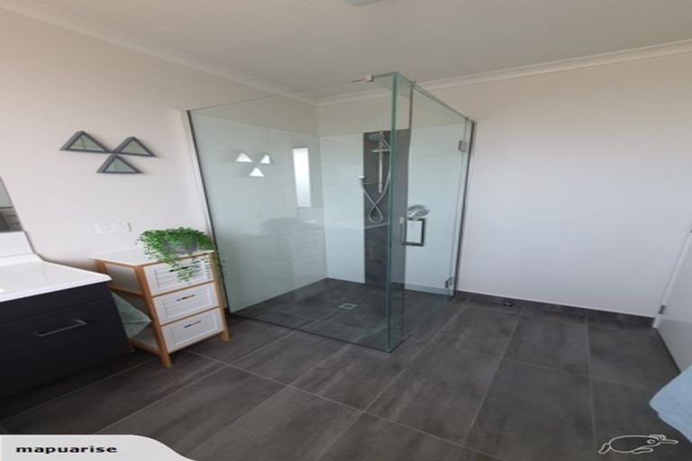 Photo of property in 4 Les Wakefield Road, Mapua, 7005