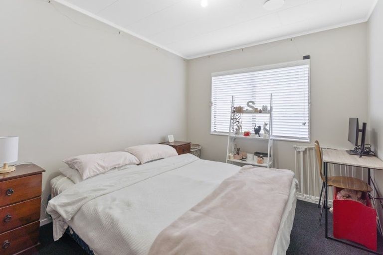 Photo of property in 24 Jasmine Grove, Maungaraki, Lower Hutt, 5010
