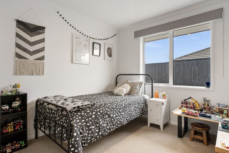 Photo of property in 17 Rainey Crescent, Papamoa Beach, Papamoa, 3118