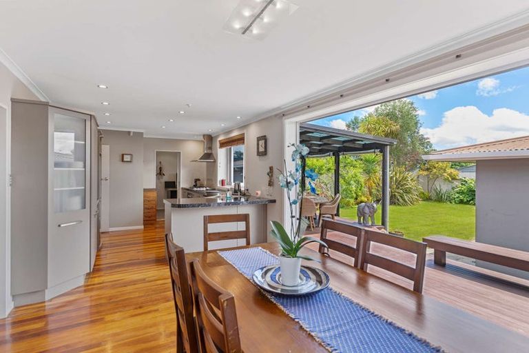 Photo of property in 7 Raglan Avenue, Cloverlea, Palmerston North, 4412