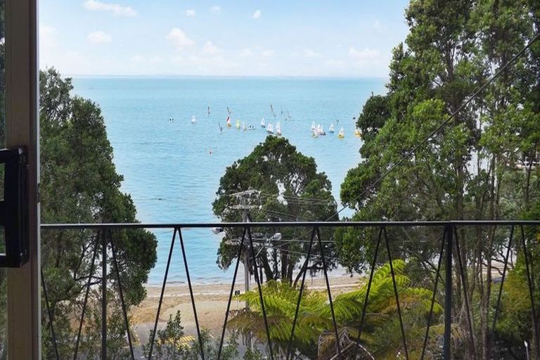 Photo of property in 124 Otitori Bay Road, Titirangi, Auckland, 0604