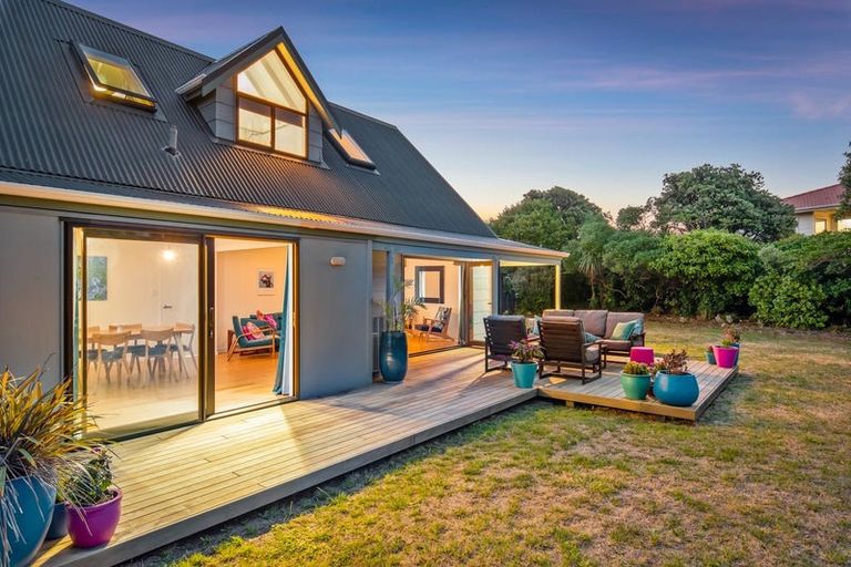 Photo of property in 9 Nuhaka Place, Paraparaumu Beach, Paraparaumu, 5032