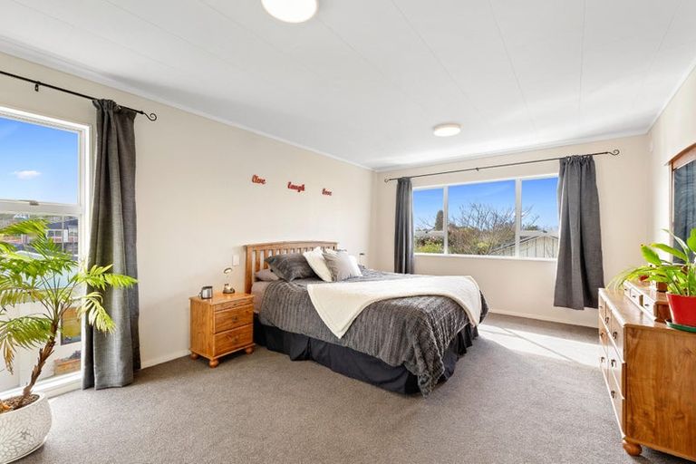 Photo of property in 5a Wesley Avenue, Frankleigh Park, New Plymouth, 4310