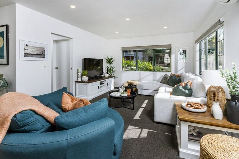 Photo of property in 13l Eban Avenue, Hillcrest, Auckland, 0627