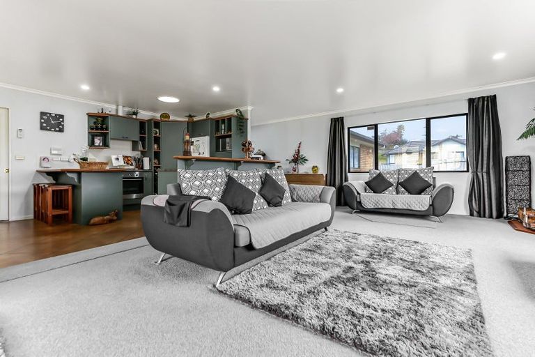 Photo of property in 15 Twickenham Place, Nawton, Hamilton, 3200