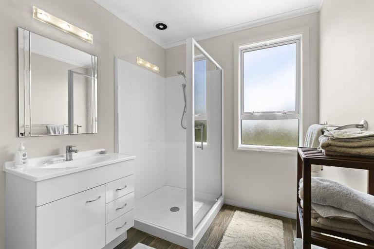 Photo of property in 4b Clerke Place, Marfell, New Plymouth, 4310