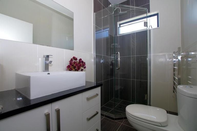 Photo of property in 26 Catlins Place, Fairview Heights, Auckland, 0632