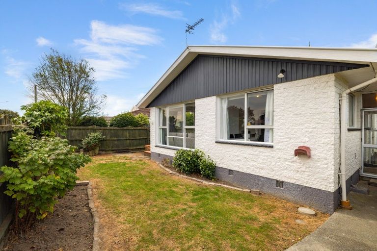 Photo of property in 1/180a Grimseys Road, Redwood, Christchurch, 8051