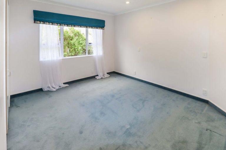 Photo of property in 9 Longmont Terrace, Churton Park, Wellington, 6037