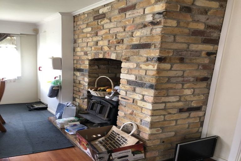 Photo of property in 125 Millbrook Road, Sunnyvale, Auckland, 0612