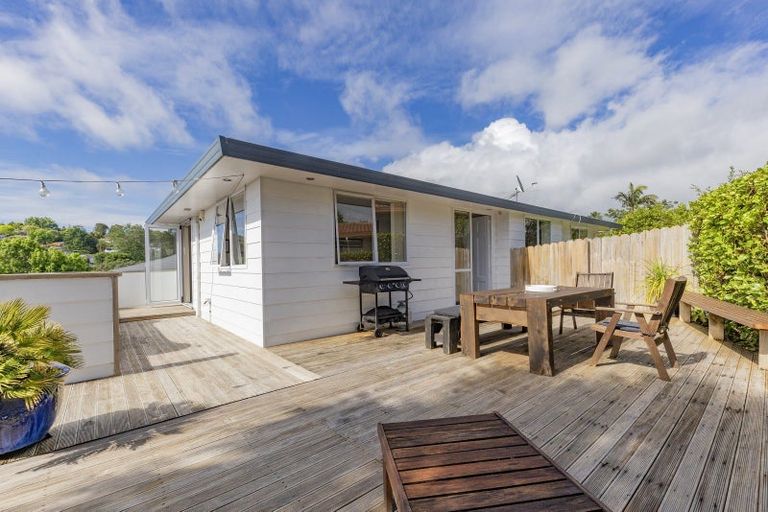 Photo of property in 26 Killygordon Place, Massey, Auckland, 0614