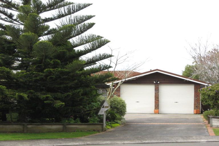 Photo of property in 17 John Guthrie Place, Merrilands, New Plymouth, 4312