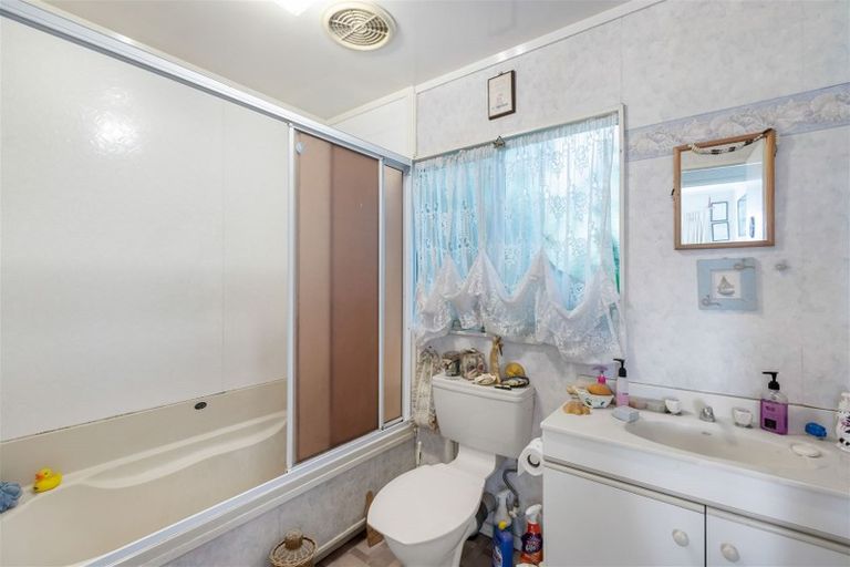 Photo of property in 2/36 Gosford Drive, Botany Downs, Auckland, 2010