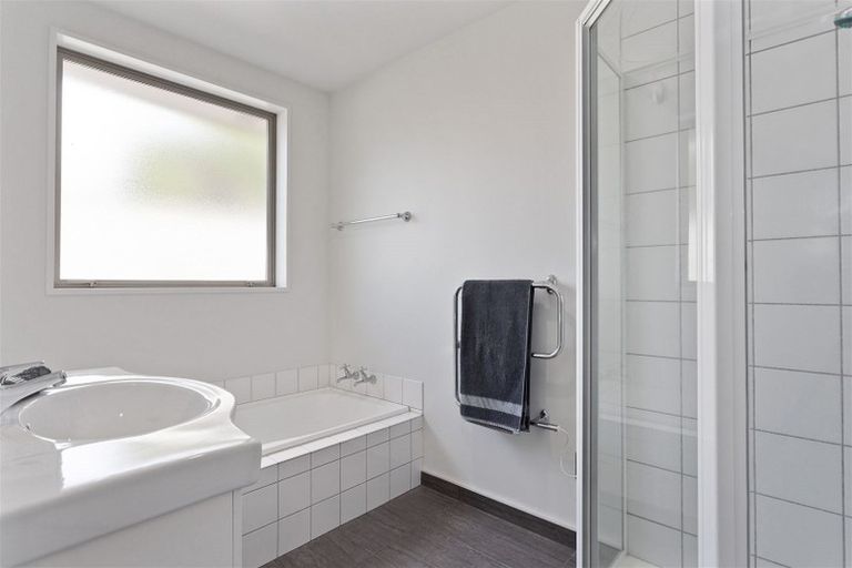 Photo of property in 60 Oakwood Drive, Rangiora, 7400