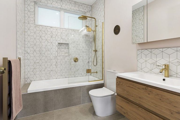 Photo of property in 59 Buckingham Street, Melrose, Wellington, 6023