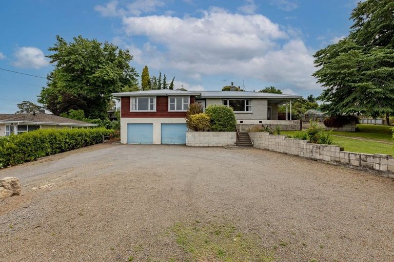 Photo of property in 12 Domain Road, Waipawa, 4210